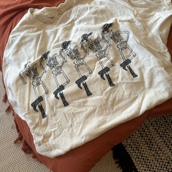 Casual boho cowboy skeleton tee size s/m - Picture 1 of 3